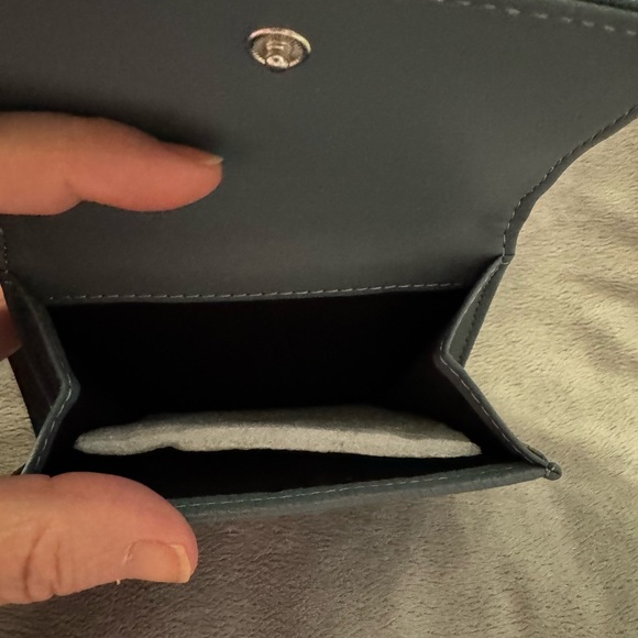 Tahari Blue Gray Textured Wallet NWT - Picture 6 of 8